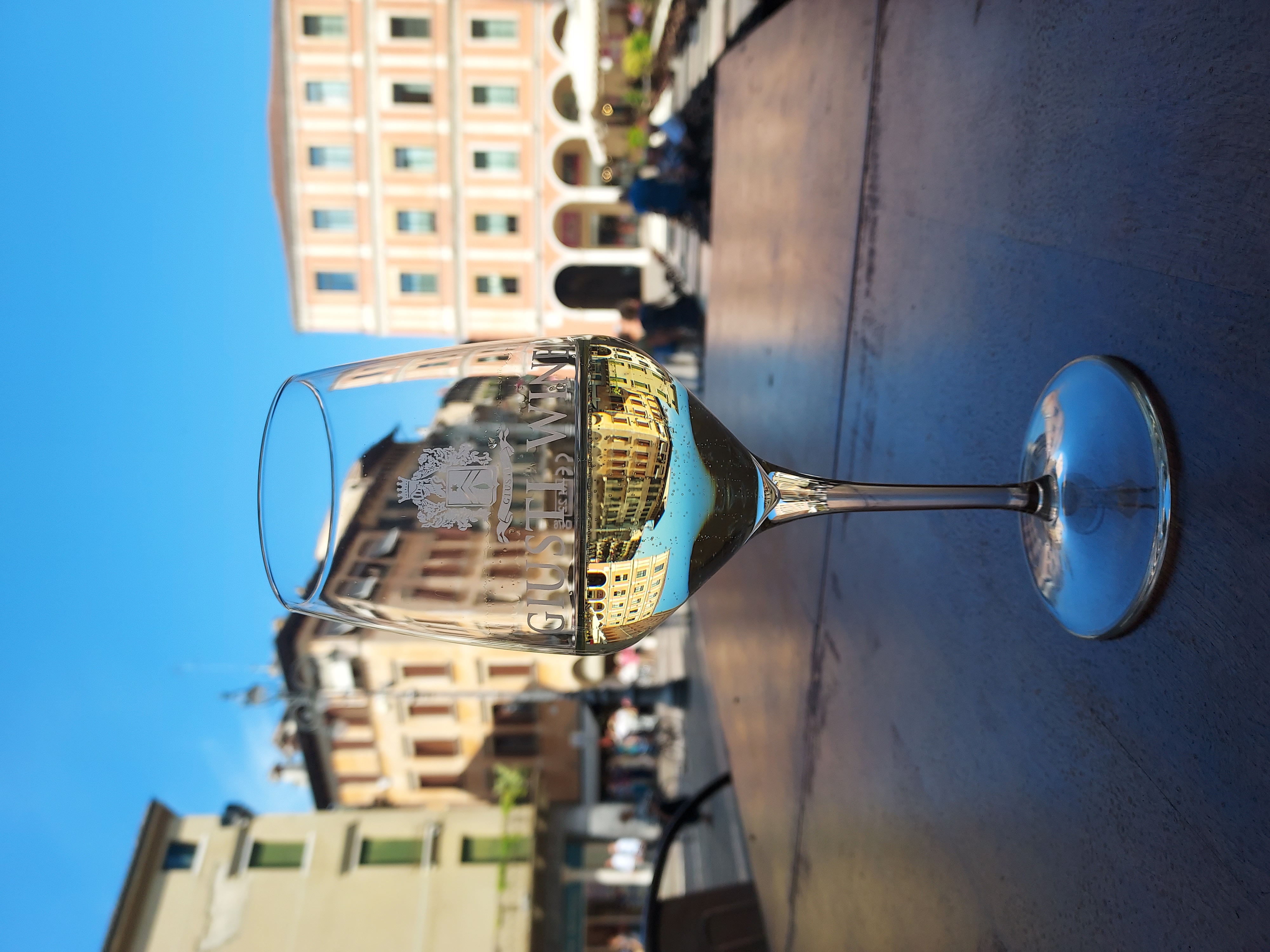 GIUSTI WINE IN PIAZZA DEI SIGNORI A TREVISO